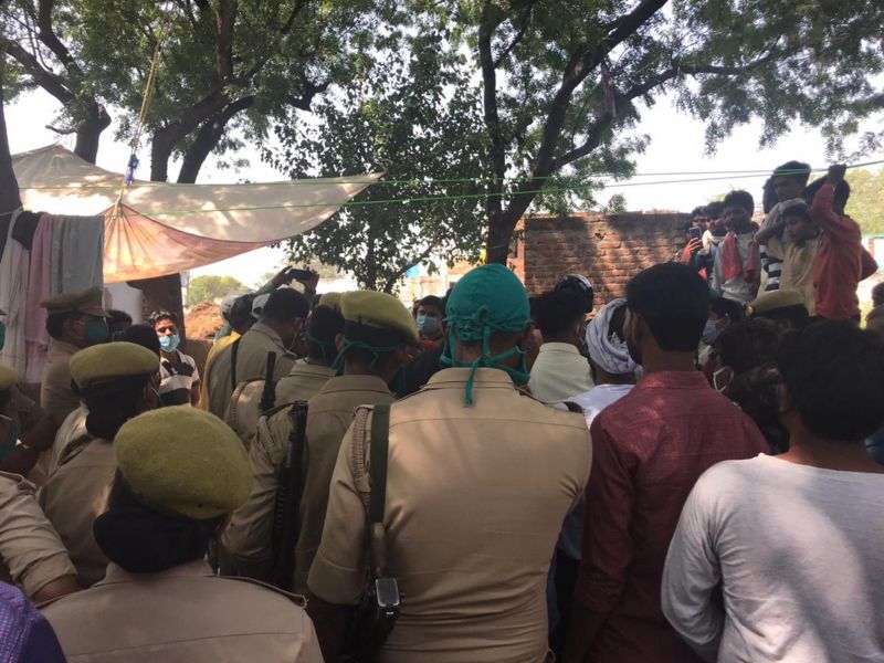 हाथरस मामला: परिवार को मेडिकल रिपोर्ट क्यों नहीं मिली- ग्राउंड रिपोर्ट हाथरस मामला: परिवार को मेडिकल रिपोर्ट क्यों नहीं मिली- ग्राउंड रिपोर्ट