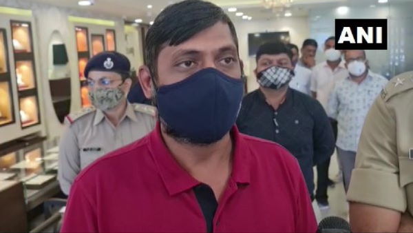 मुझे धमकी भरे कॉल आए हैं: तनिष्क स्टोर मैनेजर