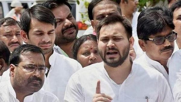 इतने बेचैन कभी न थे नीतीश, तेजस्वी के जन्म पर उठा दिए सवाल