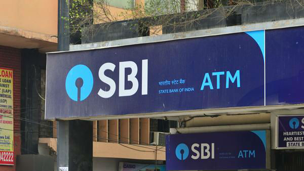  SBI ने दिया तोहफा