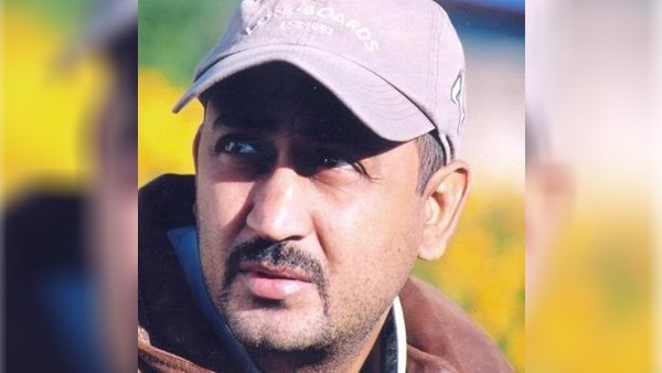 फिल्म 'राजू चाचा' से निर्देशन में रखा कदम