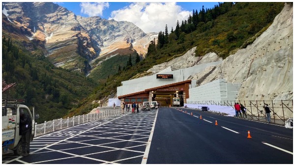 Atal Tunnel: हिमालय के पीर पंजाल रेंज में बनाई गई Atal Tunnel: हिमालय के पीर पंजाल रेंज में बनाई गई
