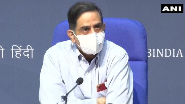 कई बार प्लाज्मा थेरेपी पर सवाल उठा चुके हैं