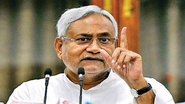नीतीश पर बदला जुमला: कोई सगा नहीं जिसने नीतीश को ठगा नहीं