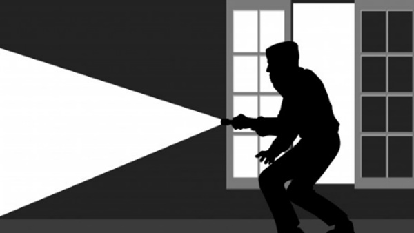 चोर की तलाश में जुटी पुलिस चोर की तलाश में जुटी पुलिस