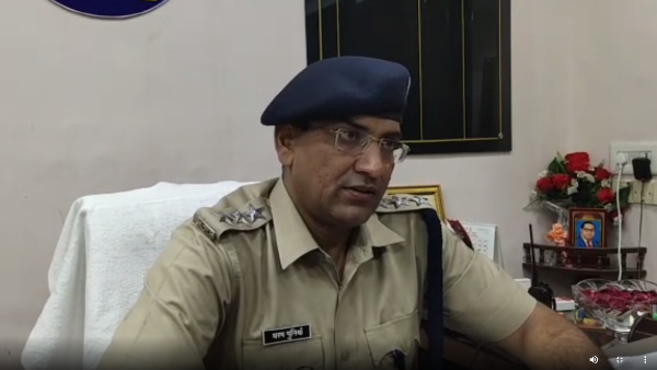 पुलिस को देख भागने की कोशिश पुलिस को देख भागने की कोशिश