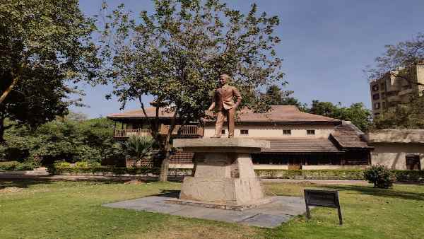 Indian Doctor Dwarkanath Kotnis, whose China celebrated birth anniversary amid tension with India Indian Doctor Dwarkanath Kotnis, whose China celebrated birth anniversary amid tension with India