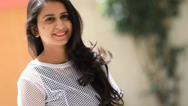 complaint filed against Gujarati singer Kinjal Dave and MLa Shashikant Pandya Over social distancing breaking