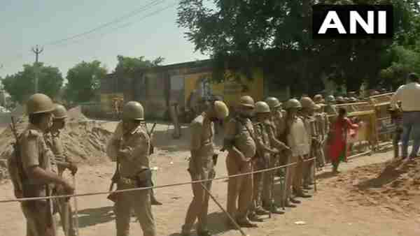 डीएम पर कार्रवाई न होने से परिवार में आक्रोश