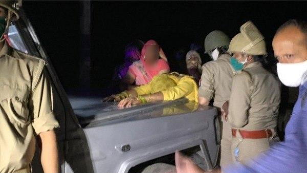 हाथरस पीड़ित परिवार को 50 लाख का लालच: पुलिस 