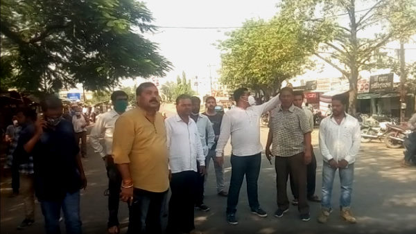 आरोपियों ने स्कूटी लेकर बुलाया