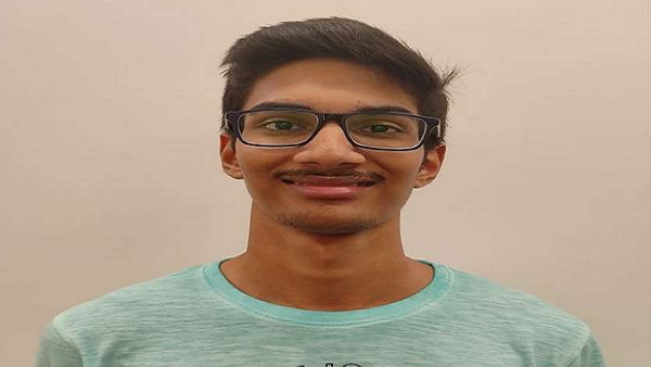 साइंस में बीटेक करना चाहते हैं हर्ष