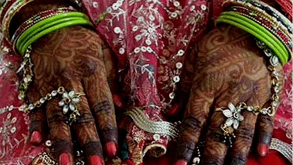  शादी के नाम पर इन्हें लूटा