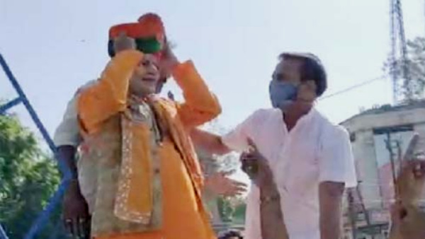 हाथरस की घटना का जता रहे थे विरोध