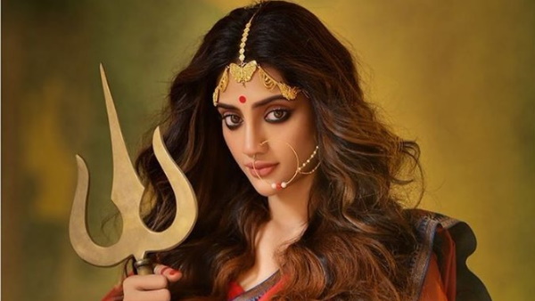 नुसरत ने बताया स्वयं को समिति का सदस्य नुसरत ने बताया स्वयं को समिति का सदस्य