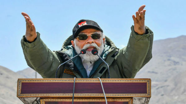 पीएम मोदी पर तानाशाह और हिटलर बनने के लगे आरोप