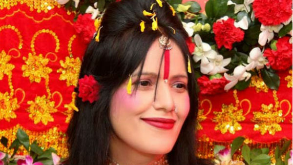 'बिग बॉस में बतौर गेस्ट अवतरित हुईं राधे मां' 'बिग बॉस में बतौर गेस्ट अवतरित हुईं राधे मां'