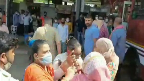 Watch VIDEO: woman PSI slaps a lady bus conductor at Rajkot-Junagadh bus stand