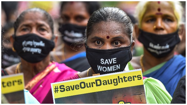 पति को बंधक बनाकर पीड़िता का हुआ था गैंगरेप 