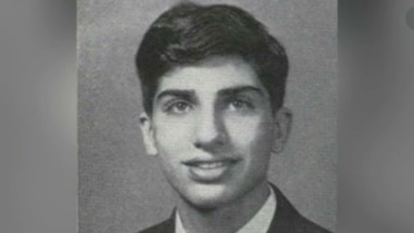 रतन टाटा ने शेयर की अपने स्कूली दिनों की तस्वीर 