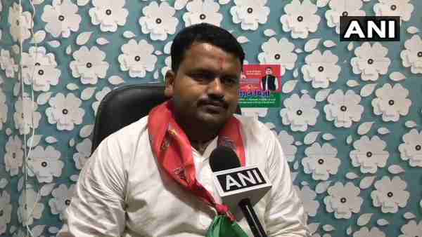 रोशन मिर्जा ने कहा- नहीं हटूंगा पीछे, लडूंगा चुनाव रोशन मिर्जा ने कहा- नहीं हटूंगा पीछे, लडूंगा चुनाव