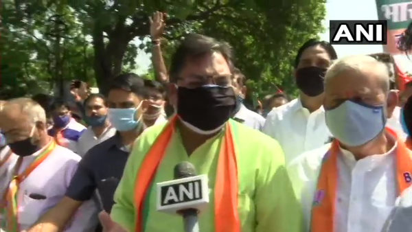 सतीश पूनिया हिरासत में