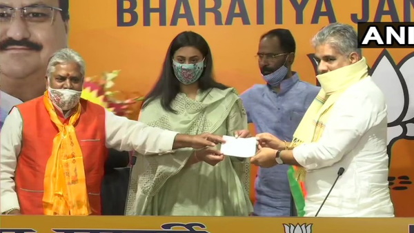 Shooter Shreyasi Singh, daughter of former union minister late Digvijay Singh joins BJP Shooter Shreyasi Singh, daughter of former union minister late Digvijay Singh joins BJP