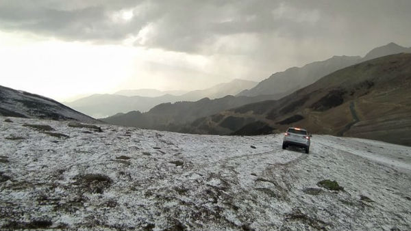 देश के कुछ हिस्सों में हल्की बारिश हो सकती है 