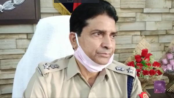 Dabangs cut ear of dalit youth and beat him