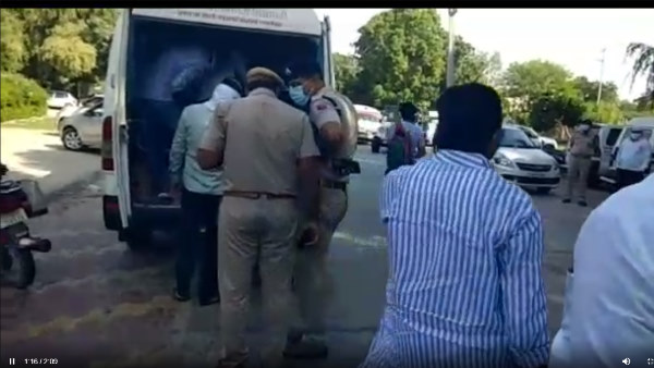 अधिकारियों व नेताओं ने जताया दुख अधिकारियों व नेताओं ने जताया दुख