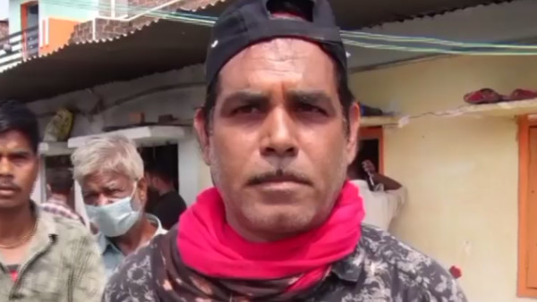जगह-जगह जलाने के दाग के निशान मिले जगह-जगह जलाने के दाग के निशान मिले