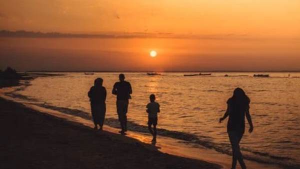 2001 में रहने आया परिवार 2001 में रहने आया परिवार