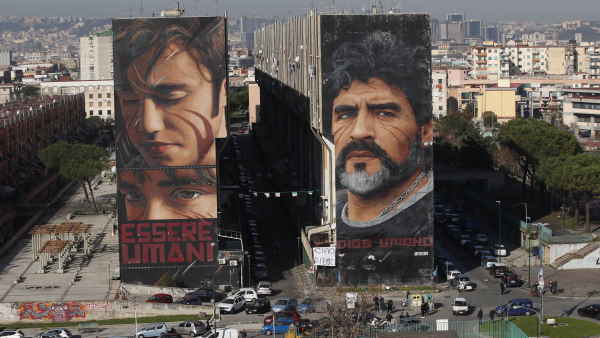 माराडोना को उनके करीबियों ने ही ठगा