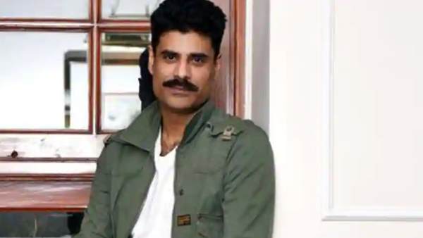 तीन वेब सीरीज में दिखाई दिए