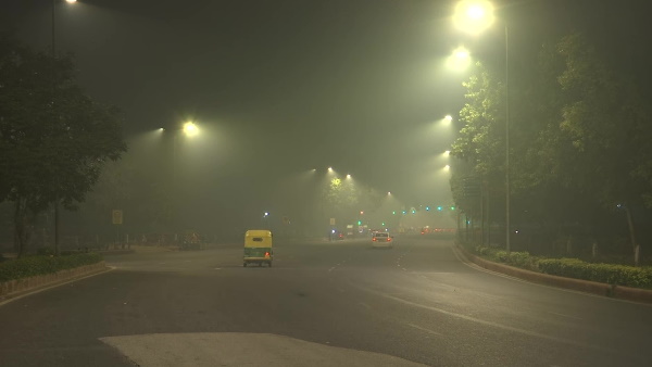 पटाखों ने स्थिति को बनाया गंभीर