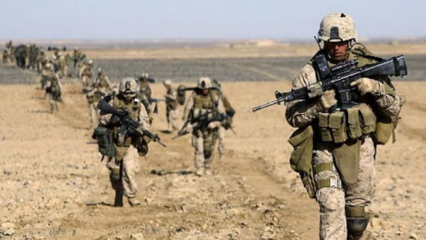 अमेरिकियों को निकालने के लिए संघर्ष