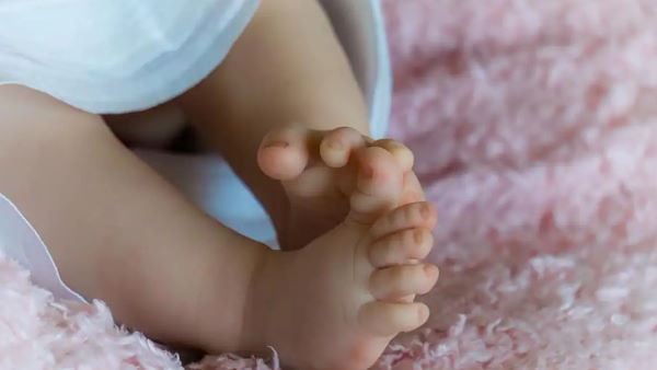 बच्चे को देख चौंक गए डॉक्टर