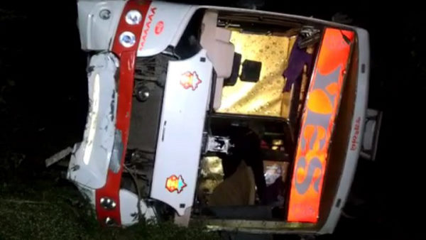 Bus Overturned In Pit Near Surat district of Gujarat, 15 Passengers Seriously Injured
