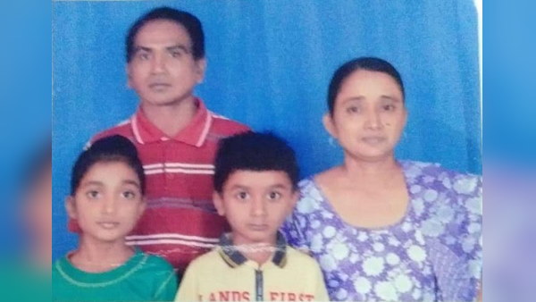 two Children lost their Parents, those Had Bought The Sons Birthday Gift two Children lost their Parents, those Had Bought The Sons Birthday Gift