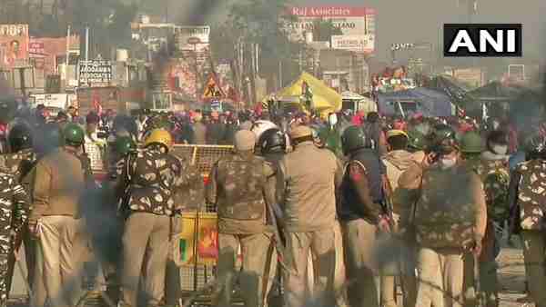 सिंघु बॉर्डर पर यातायात किया बंद