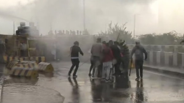 Farmers march to delhi: Haryana Police 5-companies deployed-on-rohtak-jhajjar-border, Tear gas, water cannons used on farmers