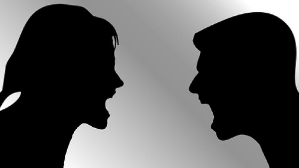 पिछले साल 12 अप्रैल तक पति-पत्नी के बीच सबकुछ अच्छा चल रहा था