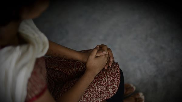 महिला को करवाया गया अस्पताल में भर्ती