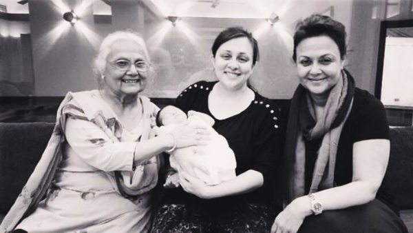 पत्नी अवंतिका ने देवन ब्रा की कविता शेयर कर सबको भावुक कर दिया पत्नी अवंतिका ने देवन ब्रा की कविता शेयर कर सबको भावुक कर दिया