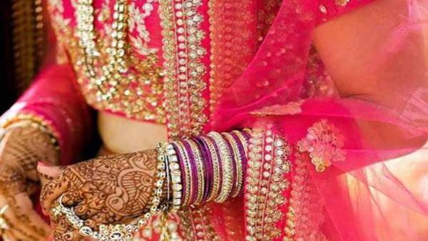 कोरोना काल में 18 साल की युवती से किया था विवाह