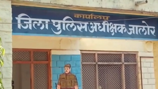 मैं दिन में बजरी भिजवा सकता हूं... मैं दिन में बजरी भिजवा सकता हूं...