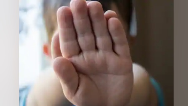 बच्चे ने कहा- अंकल अच्छे थे, मुझे मोबाइल देते थे