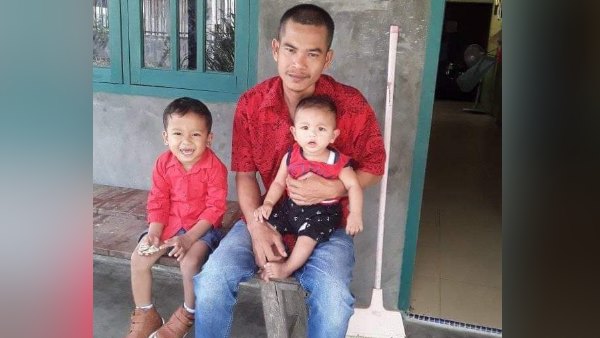 घर की छत तोड़ता हुआ आकर गिरा था उल्का पिंड घर की छत तोड़ता हुआ आकर गिरा था उल्का पिंड