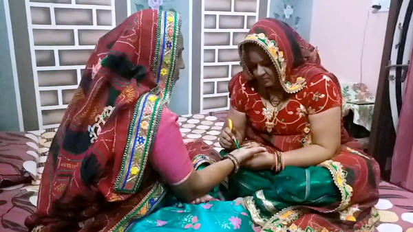  ऐसे करती हैं 'अपने चांद' के दीदार