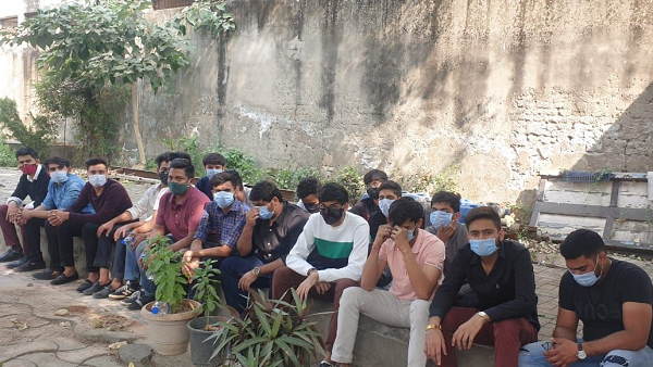 गुजरात कांग्रेस अध्यक्ष के भाई भी पकड़े गए थे